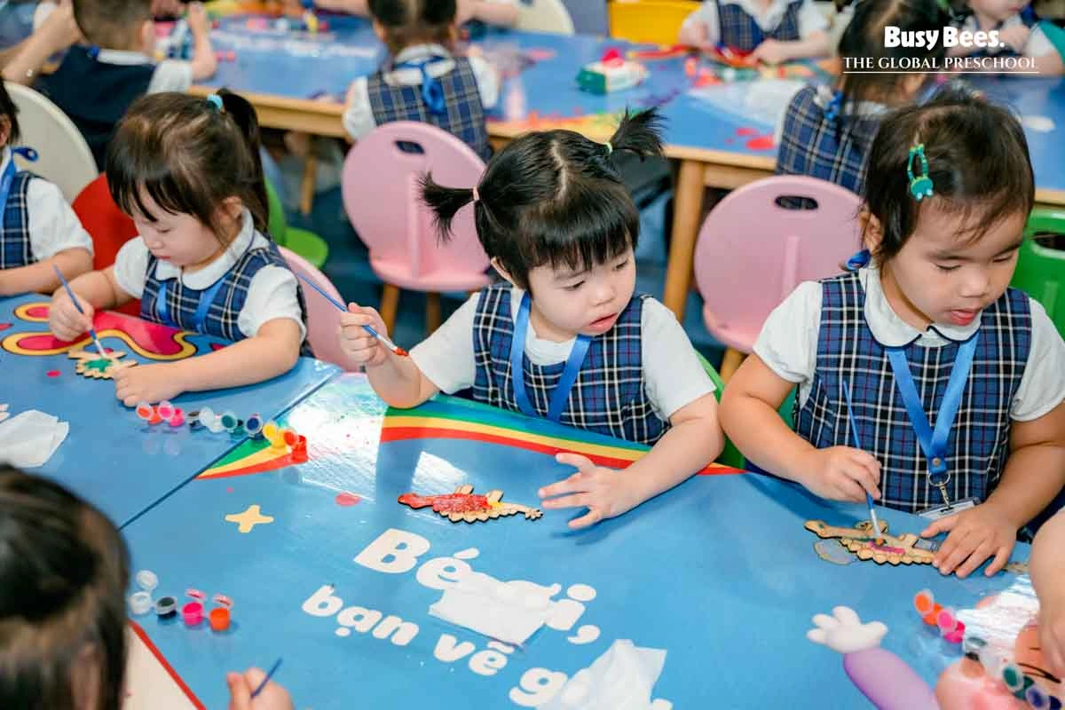 Every activity was thoughtfully tailored to specific age groups, enabling children to explore the world of dinosaurs in a safe, inspiring, and highly interactive learning environment