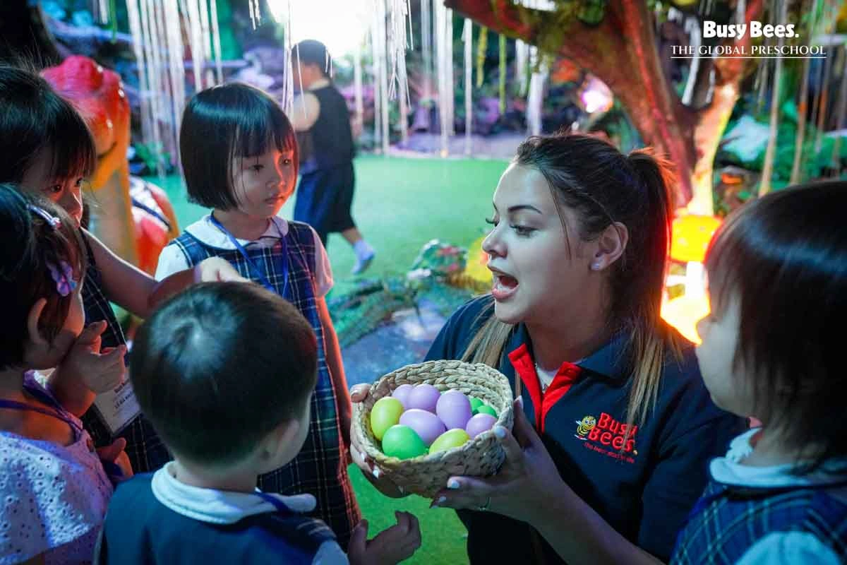 From the moment they encountered dinosaur eggs, children began to visualize and link concepts related to life cycles and the evolution of the creatures that once ruled the Earth