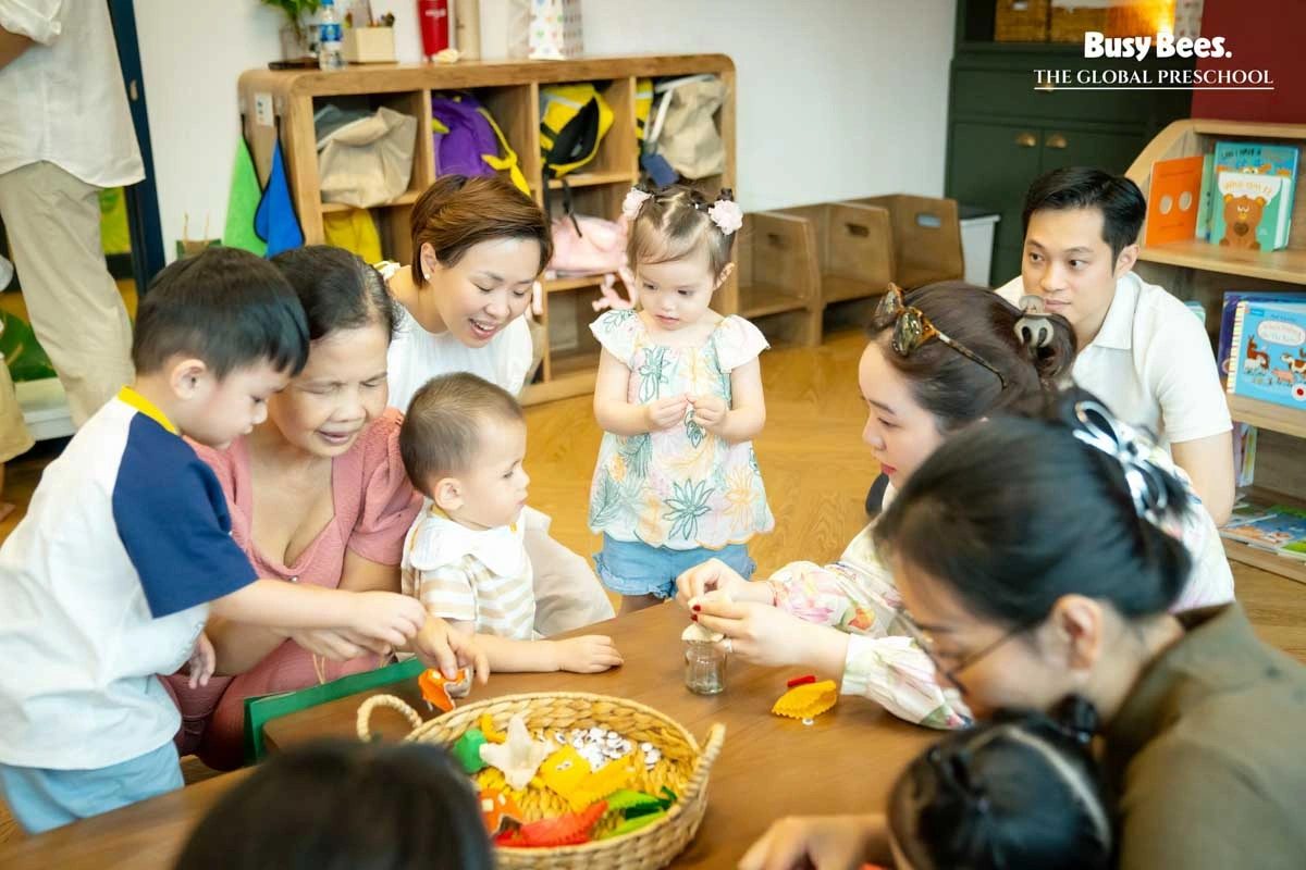 Không gian triển lãm kết nối, lan tỏa những giá trị học tập bền vững và đầy yêu thương