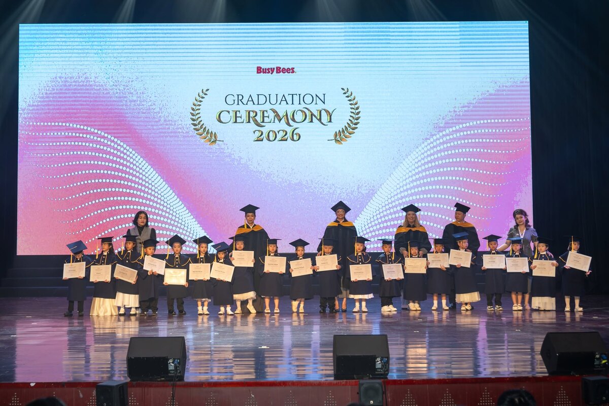 Lễ tốt nghiệp mầm non của các bé Pre-Primary Busy Bees tại Graduation Ceremony 2026